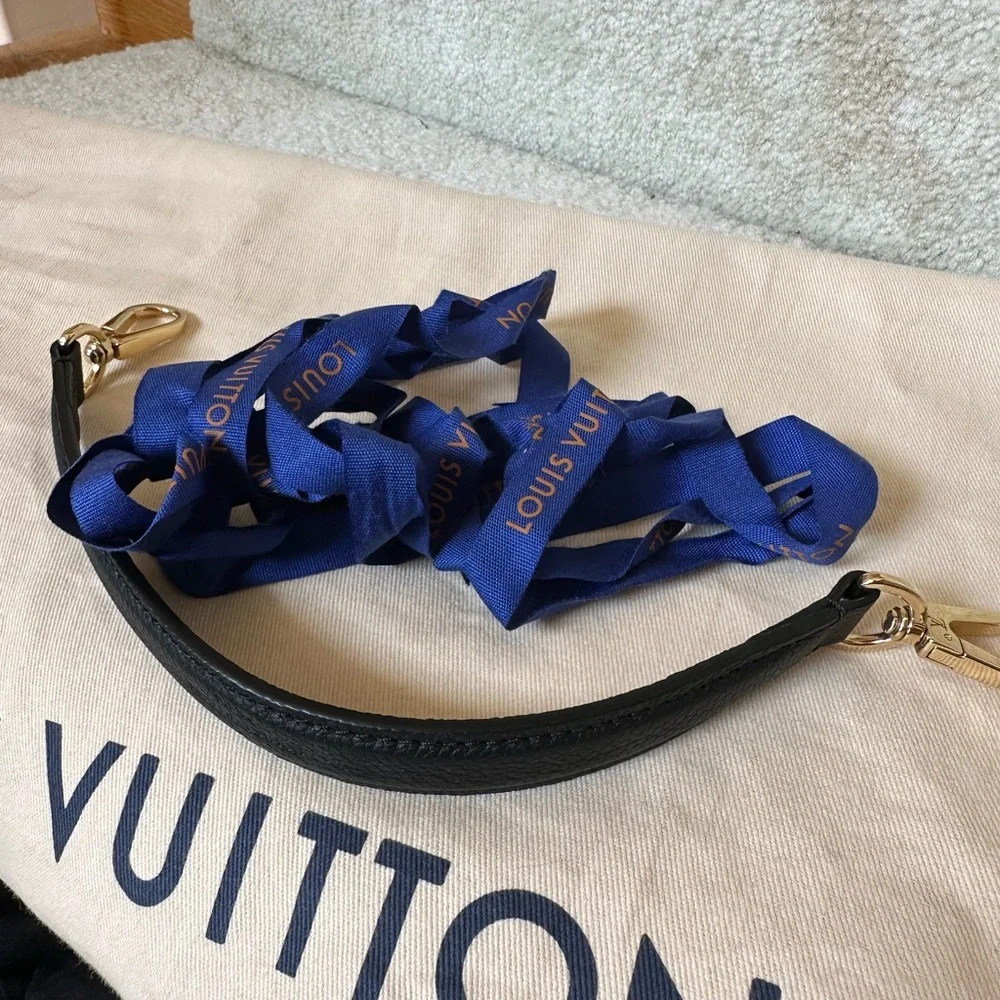 Louis Vuitton Lockme bucket bag